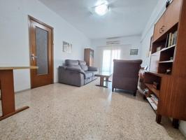 ¡Exclusiva oportunidad en Alfafar! Tu piso ideal te espera en una zona privilegiada. photo 0