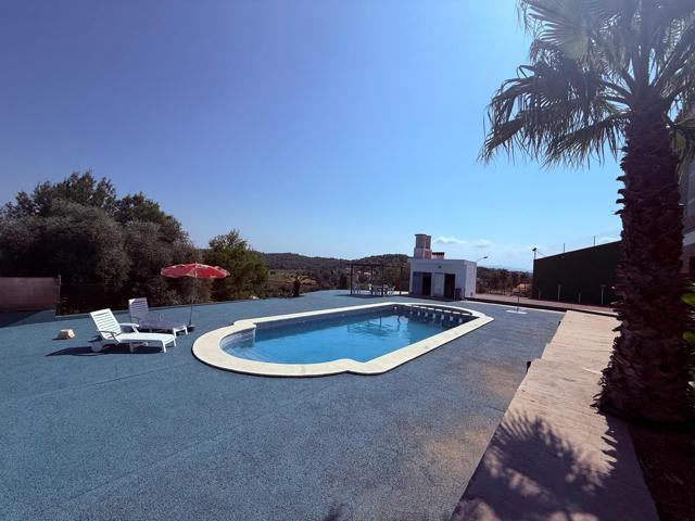 ¡INCREÍBLE CHALET EN MONTSERRAT CON PISCINA! photo 0