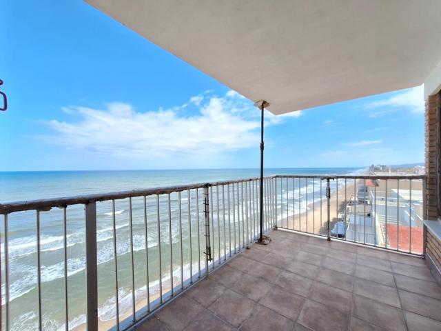 ¡Vistas al Mar de Ensueño en El Perelló! Apartamento en 10ª Planta con Gran Potencial. photo 0