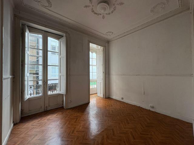 Venta de piso en Ferrol, calle Magdalena photo 0