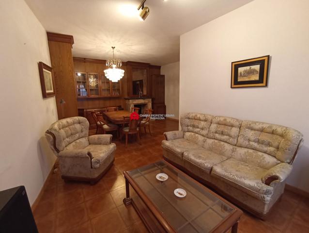 CASA EN VENTA EN TORTOSA CON LOCAL COMERCIAL SITUADA EN EL CENTRO photo 0