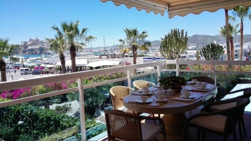 Magnifico piso para verano en Marina Botafoc. photo 0