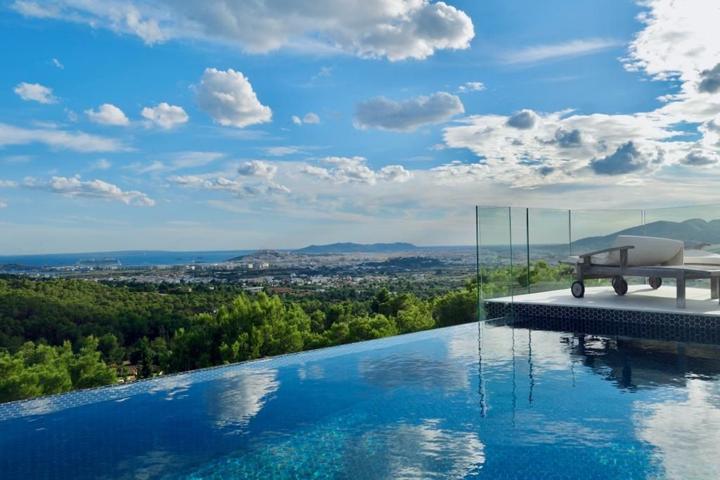 Moderna villa en Can Furnet con impresionantes vistas panorámicas photo 0