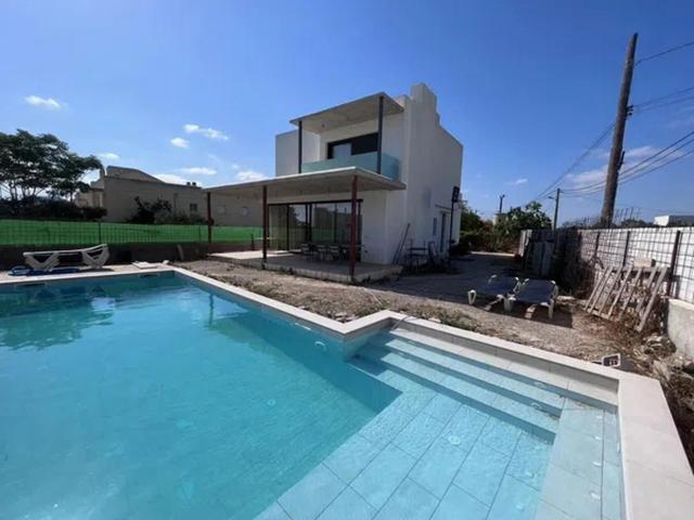 Magnífica propiedad en el encantador pueblo de Jesús con piscina photo 0