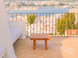 Ático único en Dalt Vila con impresionantes vistas al mar photo 0