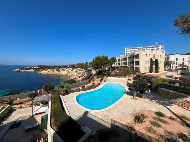 Maravilloso piso de 3 habitaciones con increíbles vistas al mar photo 0