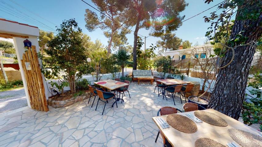 Magnifico restaurante con dos estudios en Cala Salada photo 0