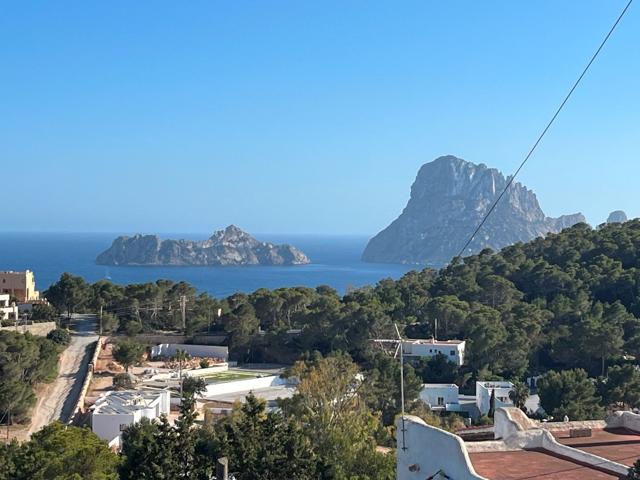 Apartamento con vistas al mar y Es Vedrá para el mes de agosto. photo 0