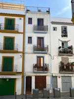 Edificio con local y dos viviendas en zona Puerto, Dalt Vila photo 0