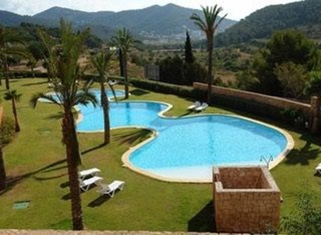 Precioso piso situado junto al campo de golf en la exclusiva urbanización Roca Llisa photo 0