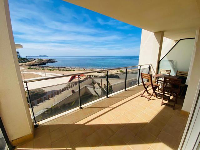 Bonito apartamento en primera línea en Cala de Bou. photo 0