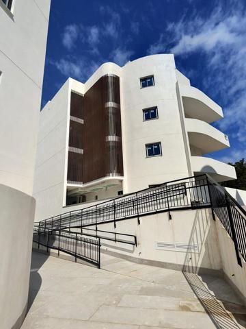 Piso de nueva construcción en San Antonio photo 0