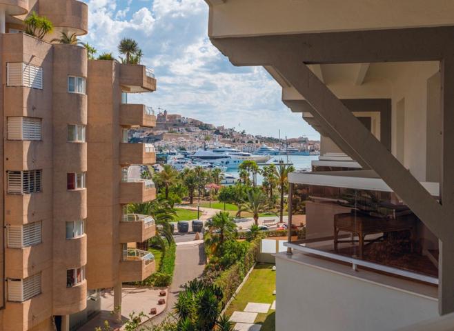 Fantástico ático duplex para alquiler de invierno y verano en Botafoc. photo 0