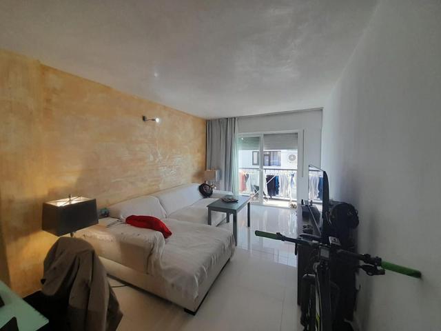 ¡Oportunidad Única! Apartamento de 3 Habitaciones en el Centro de San Antonio photo 0