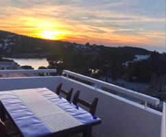 Encantador apartamento en Portinatx con impresionantes vistas al mar y atardeceres de ensueño. photo 0