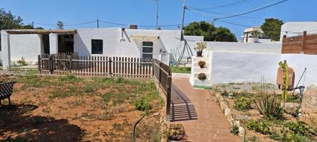 Casa luminosa con gran jardín privado y chill out en Es Canar photo 0