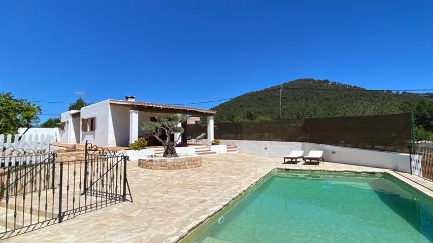 Impresionante hogar lleno de encanto y serenidad en un entorno único de Cala Llonga. photo 0