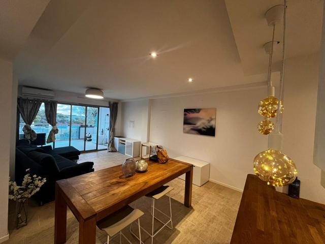 Piso de 110 metros en Santa Eulalia con vistas al mar photo 0