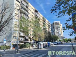 Piso OKUPADO De 3 Dormitorio A Reformar En El Centro De Rubí photo 0