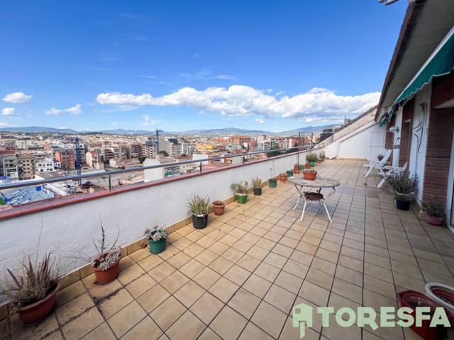 Increíble Ático De 5 Dormitorios, 150 m2 y GRAN Terraza En Granollers!! (opción de parking) photo 0