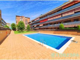 Piso en venta en Canovelles photo 0