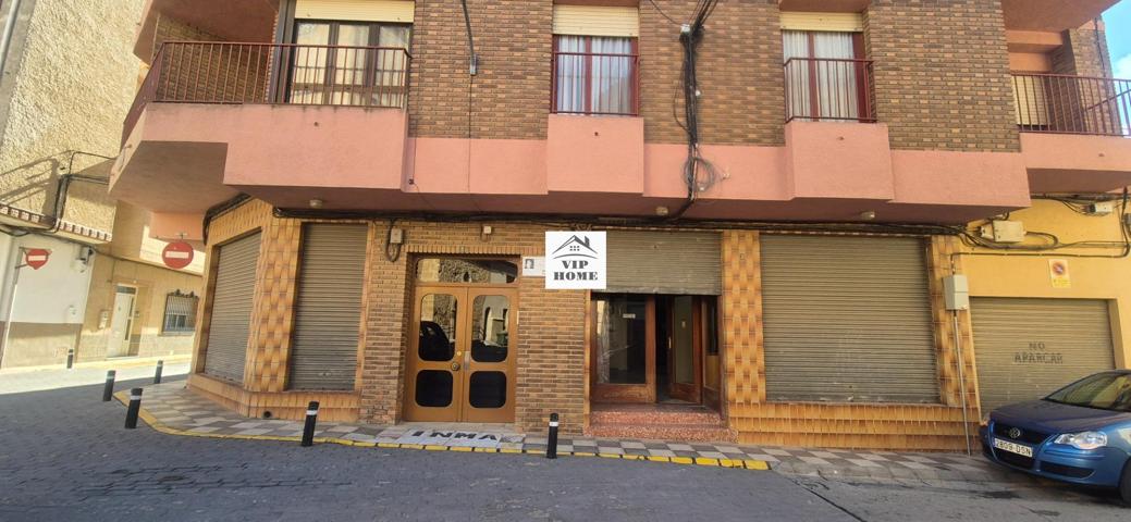 Se alquila LOCAL photo 0