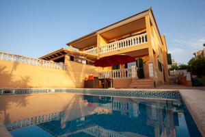 Fabuloso Chalet Pareado en Bahía Azul con vistas a la Bahía de Palma photo 0