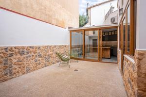 Preciosa planta baja recién reformada con terraza y 4 habitaciones. photo 0