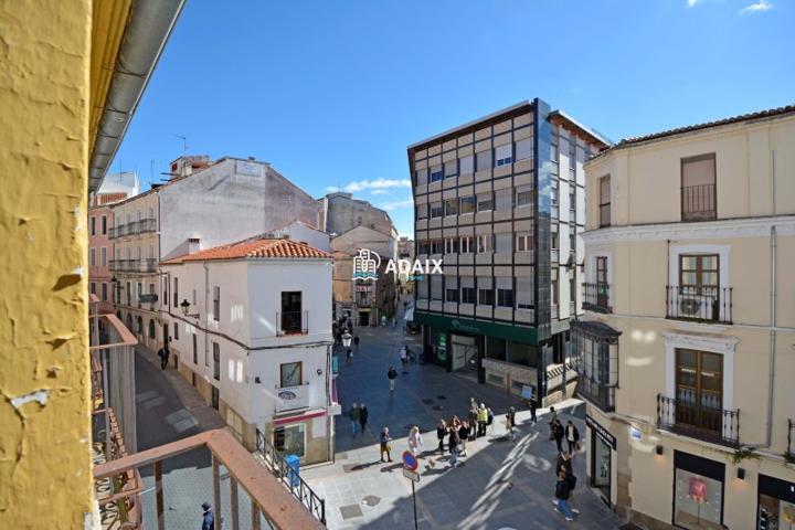 Edificio en Venta en Cáceres, Cáceres photo 0