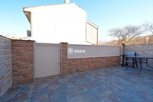 Adosado en Venta en Residencial Gredos Cáceres, Cáceres photo 0
