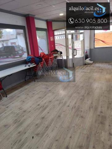 SE ALQUILA BAR EN ZONA FERIA- PILAR DE 75 METROS POR 500€ photo 0