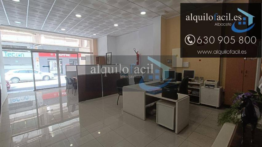 SE ALQUILA LOCAL EN C- EJERCITO DE 190 METROS POR. 1200€ photo 0