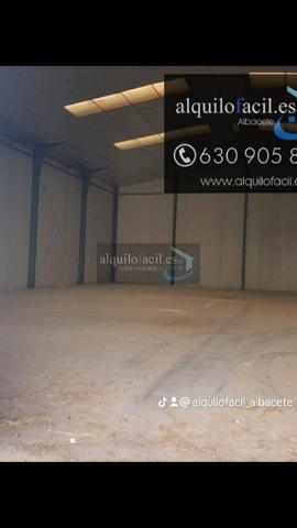 SE ALQUILA NAVE EN ROMICA DE 600 METROS POR 650€ photo 0