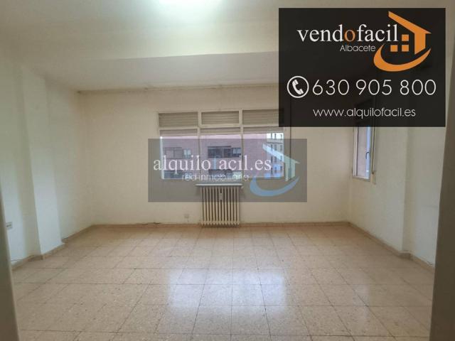 SE VENDE PISO EN AVDA. ISABEL LA CATOLICA DE 5 HABITACIONES POR 190000€ photo 0