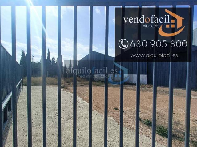 SE VENDEN 3 NAVES EN CARRETERA SANTANA POR 295000€ photo 0