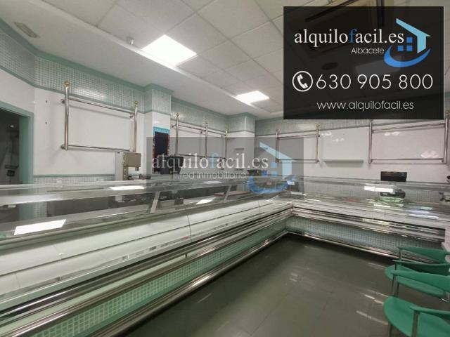 SE ALQUILA O TRASPASA CARNICERIA EN ZONA SAN PABLO photo 0