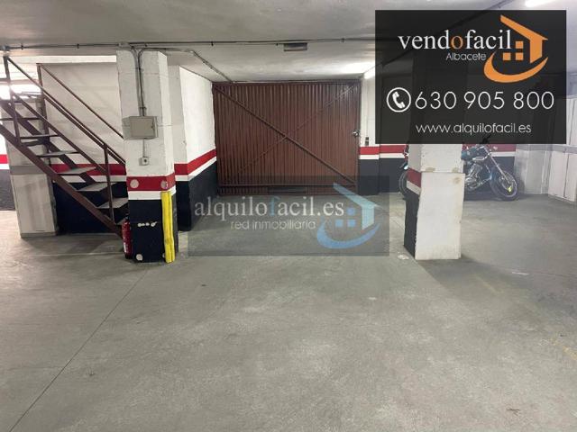 SE VENDE GARAJE O ALMACÉN DE 153 METROS EN AVDA RAMÓN Y CAJAL 21 POR 99000€ photo 0