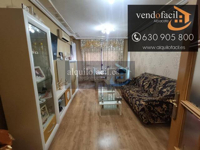 SE VENDE PISO EN C- HERMANOS PINZÓN DE 3 HABITACIONES Y 2 BAÑOS CON PATIO DE 30 METROS Y TRASTERO DE 15 METROS POR 169000€ photo 0