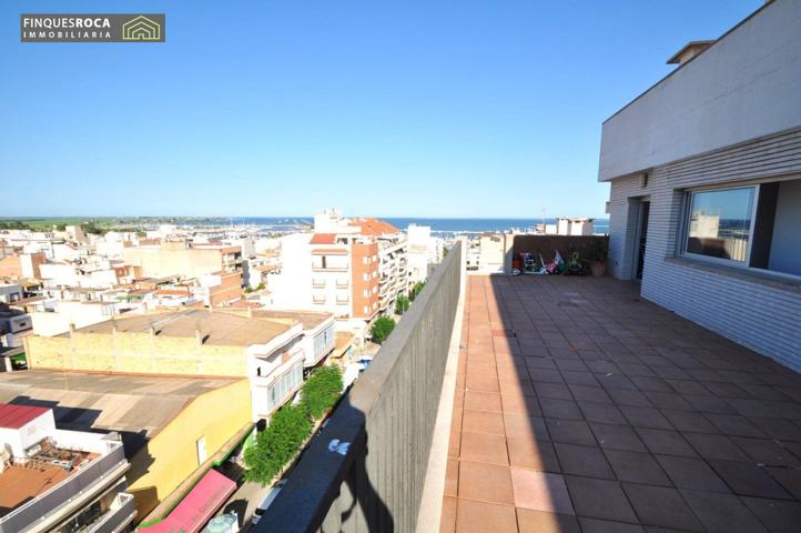 Ático de 3 habitaciones en el centro de l pueblo con 76m2 de terraza con vistas al mar photo 0