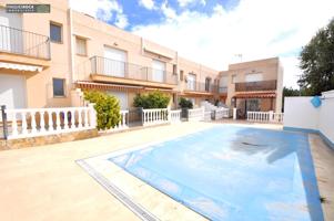 CASA ADOSADA DE 2 HABITACIONES y PISCINA photo 0