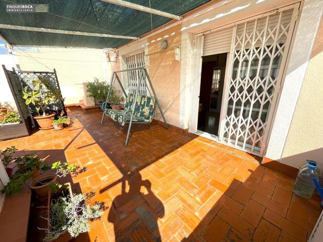 Casa de Planta Baja y dos Plantas Altas, de 4 Dormitorios, 3 Baños, y Terraza de 35 m2 photo 0