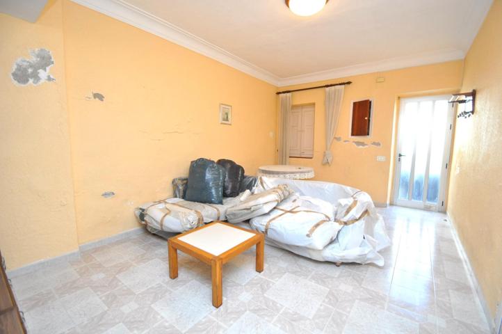 Oportunidad Única en La Ràpita (Tarragona): Casa con Solar de 140m² y Gran Potencial photo 0
