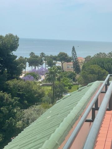 Ático dúplex reformado con vistas al mar y amplia plaza de parking photo 0