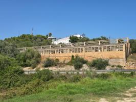 PARCELA DE 2.000 m² CON EDIFICACIÓN DE 900 m² photo 0