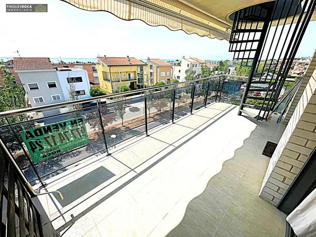 ESPECTACULAR APARTAMENTO TODO ESQUINERO DE 3 HABITACIONES CON VISTAS AL MAR Y PISCINA COMUNITARIA A 300M DE LA PLAYA DE LAS DELICIAS photo 0