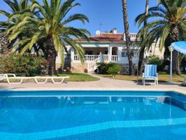 Chalet Espacioso en Alcanar - Montsià de Mar a Solo 300 Metros del Mar photo 0