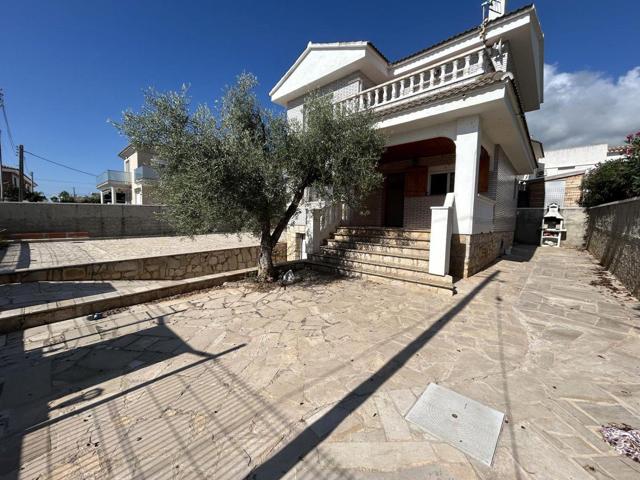 Exclusiva villa en venta en Alcanar-Platja, Costa Dorada photo 0