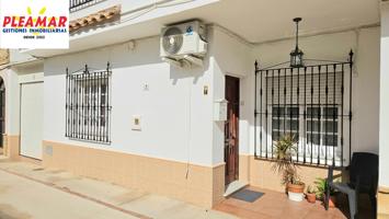 DUPLEX ADOSADO DE 5 DORMITORIOS   ZONA AVD. ALMERIA photo 0