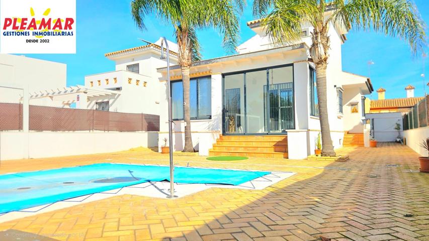¡¡ EXCLUSIVA !!  CHALET INDEPENDIENTE PRIMERA LINEA DE PLAYA    ZONA LA LAGUNA photo 0