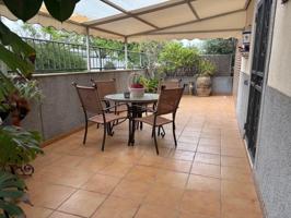 Vive en Picanya con calidad y estilo: adosado con terrazas, garaje y 4 habitaciones photo 0